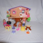 D14681 Barbie, shelly, boomhuis